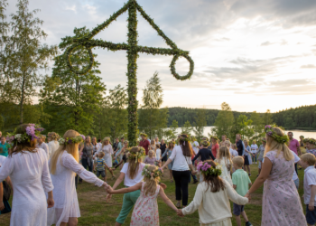 Mittsommer in Schweden: Bedeutung, Bräuche und Reisetipps