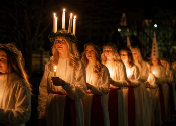 Weihnachten in Skandinavien: Bräuche, Essen und winterliche Atmosphäre